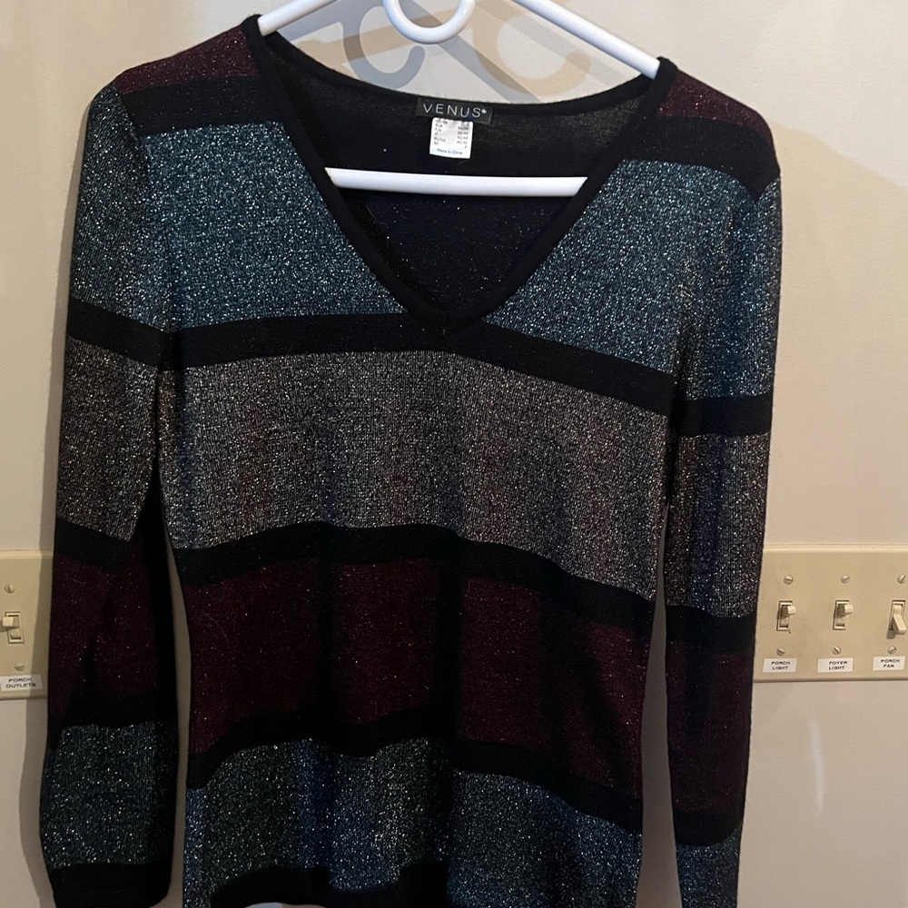 Venus , size small V neck top